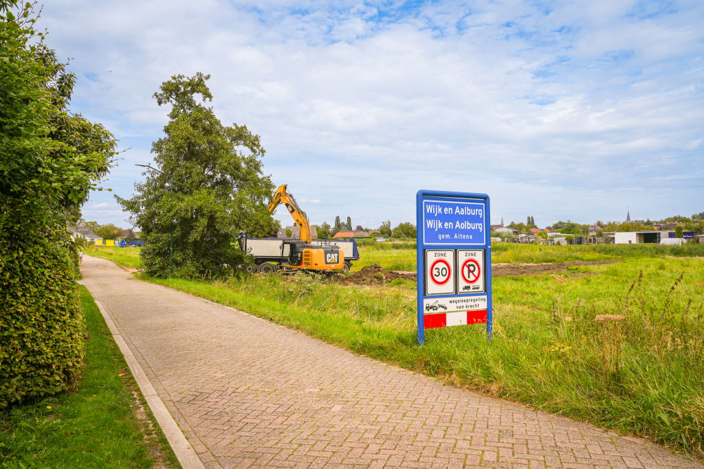 Aan de rand van het dorp