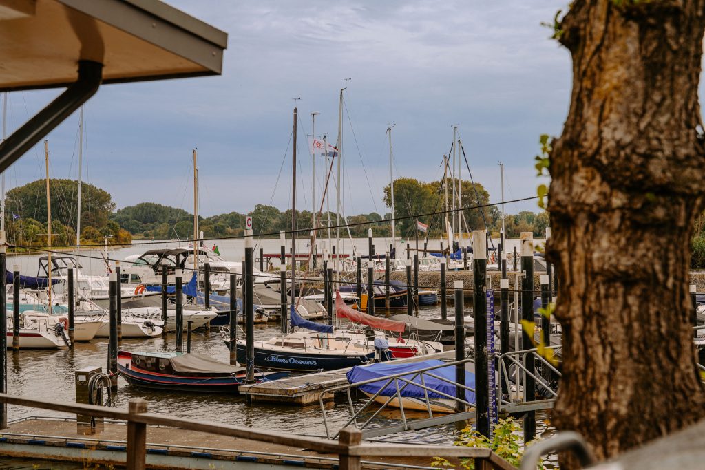 Wijk-en-aalburg-drone-water-haven