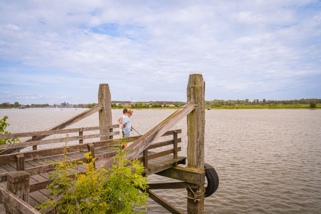 Wijk-en-aalburg-drone-water-recreatie